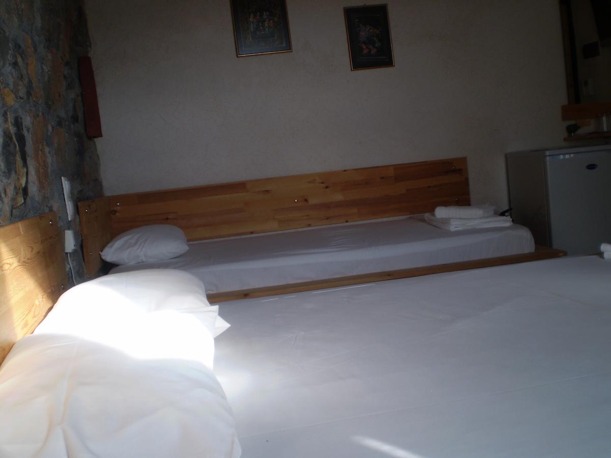 Arachovitika Kalivia Otel Karyes Oda fotoğraf